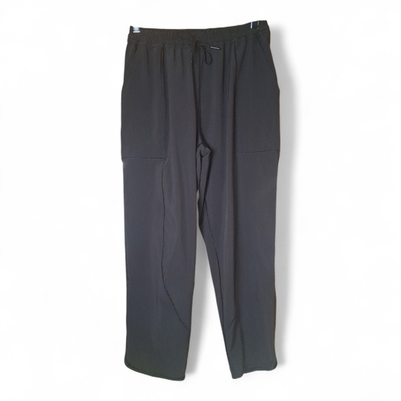 lululemon athletica Pants - lululemon athletica Black Straight Leg cropped Pants
